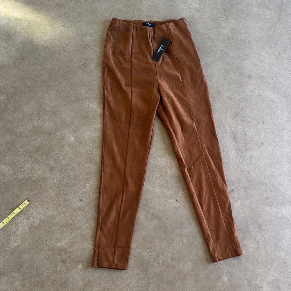 Lulus Brown faux suede Pants, high rise. Skinny, hidden Zip at ankles XS